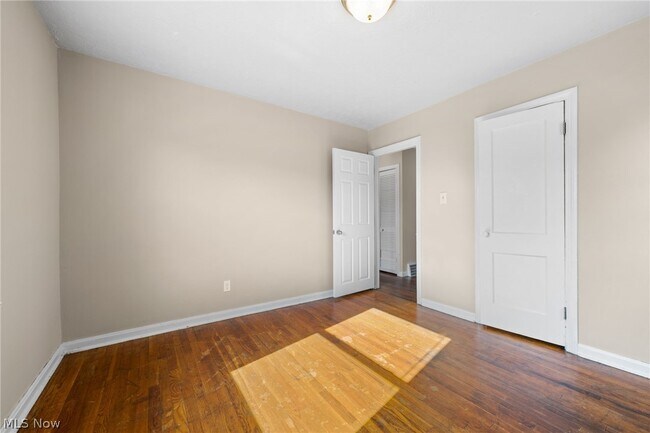 Building Photo - 2438 Brookdale Ave