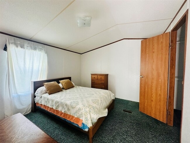 Building Photo - 9012 Spruce St