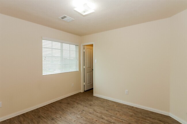 Building Photo - 3803 Cary Creek Dr