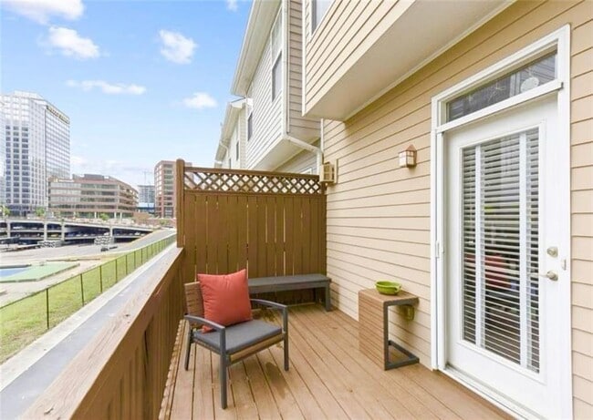 Building Photo - 217 16th St NW