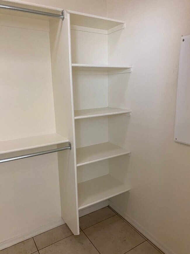 Building Photo - Spacious Tangerine Crossing - Corner Lot