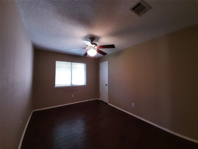 Building Photo - 25531 Chapel Ridge Ln