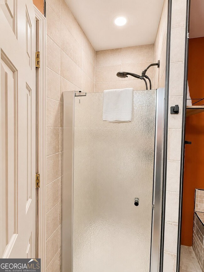 Building Photo - 8945 Carroll Manor Dr