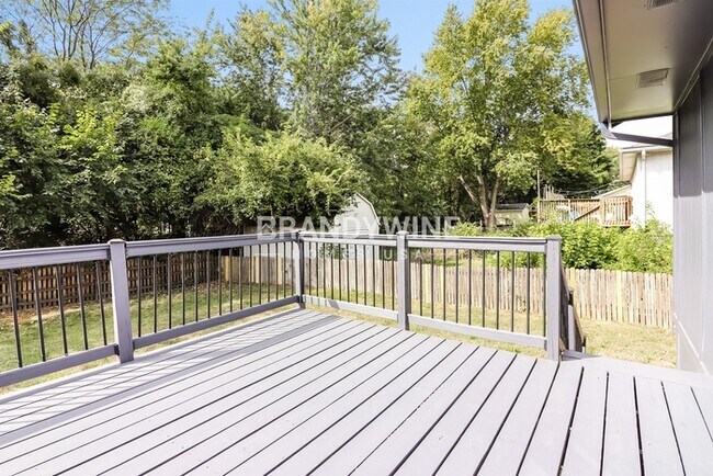 Building Photo - 1909 NE McKee Ln