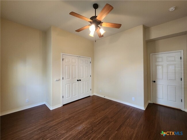 Building Photo - 803 Lodge Creek Dr