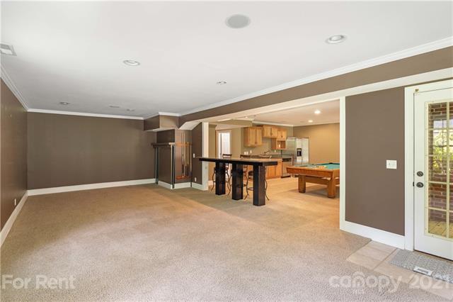 Building Photo - 904 Woodvine Rd