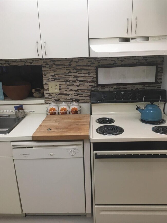 Building Photo - 8015 SW 107th Ave