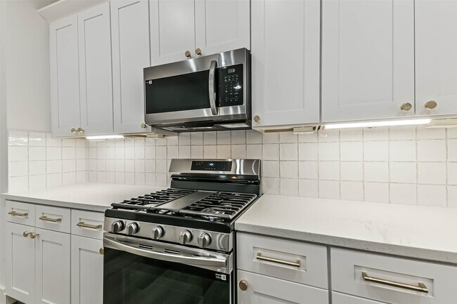 Building Photo - 7709 Earl Rudder Wy