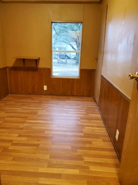 Building Photo - 457 Petty St