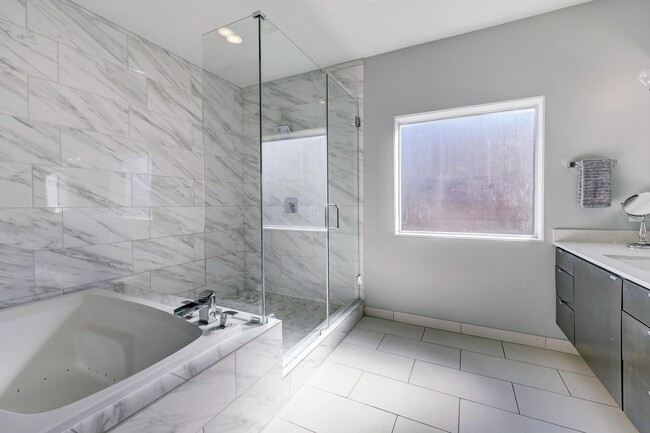 Building Photo - 1401 Fairview St