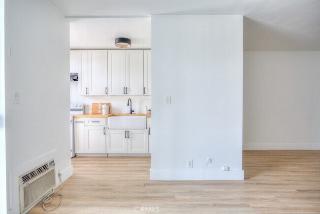 Building Photo - 4255 5th St