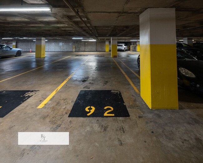 Building Photo - Modern 2-Bedroom Condo with Premium Amenities in Los Angeles