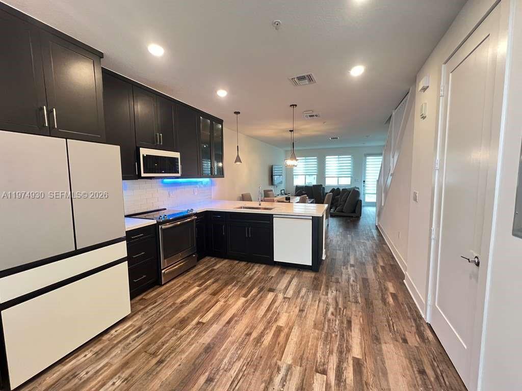 Building Photo - 10229 NW 64th Ter