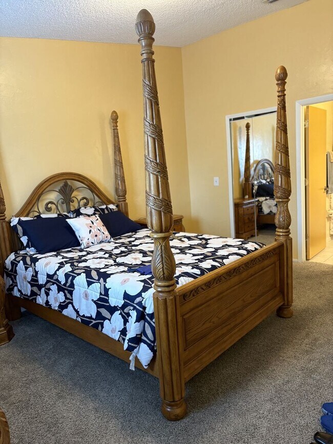 Building Photo - Orlando - 2 Bedroom, 2 Bathroom - $1,695.00