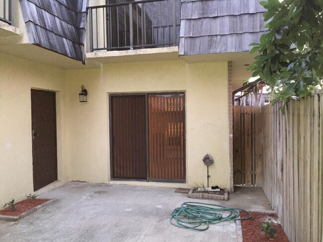 Building Photo - 4641 Cherry Rd