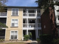 Building Photo - HALF OFF 1ST MONTHS RENT! The Landings 3rd...
