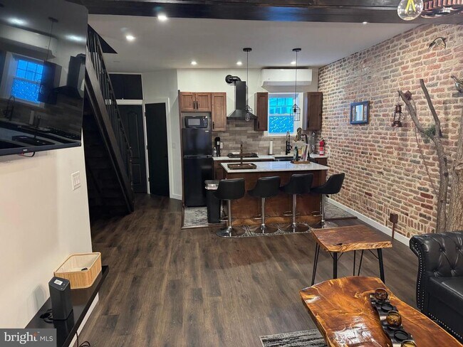 Building Photo - 814 Chestnut St