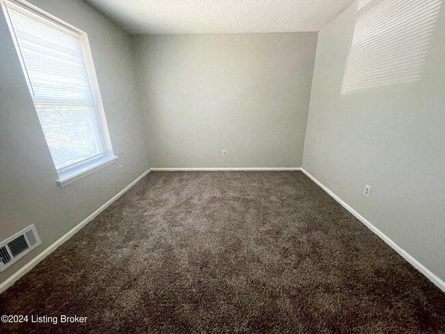 Building Photo - 544 Fox Chase Ct