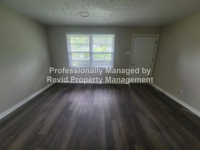 Building Photo - Beautiful 3 Bedroom Home!
