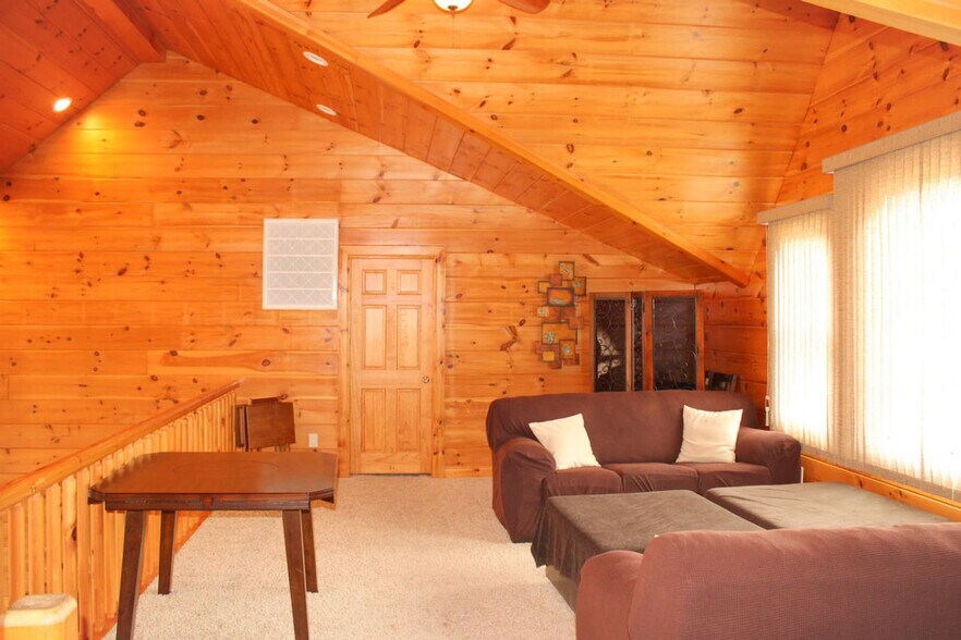 Building Photo - 129 Wildberry Dr