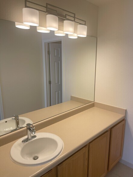 Building Photo - 9942 Sydney Ln