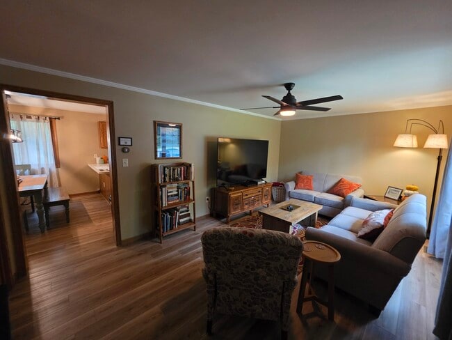 Building Photo - 262 Highland Pike Rd