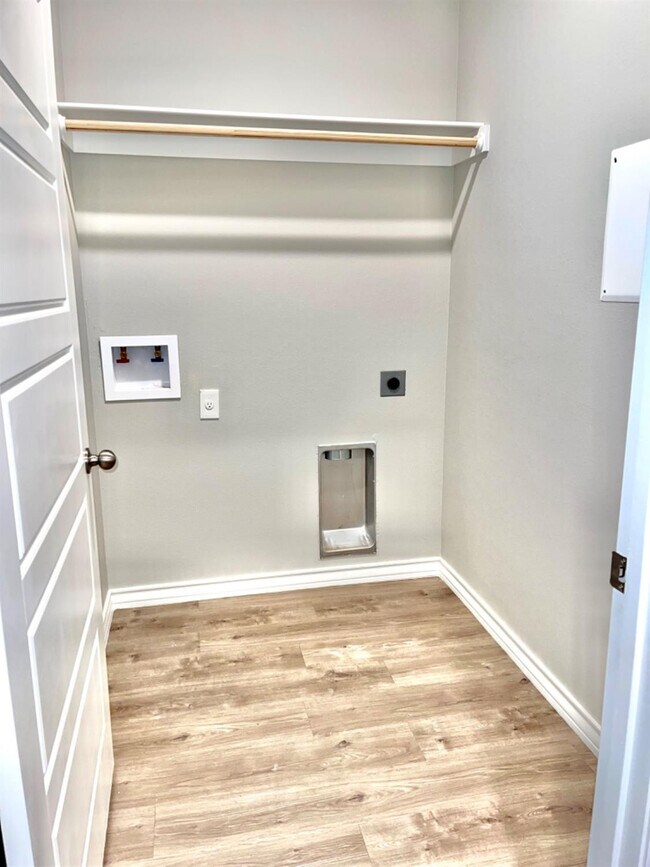 Building Photo - 7729 96th St