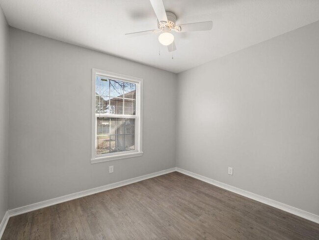 Building Photo - 506 Vernon St