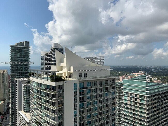 Building Photo - 1100 S Miami Ave