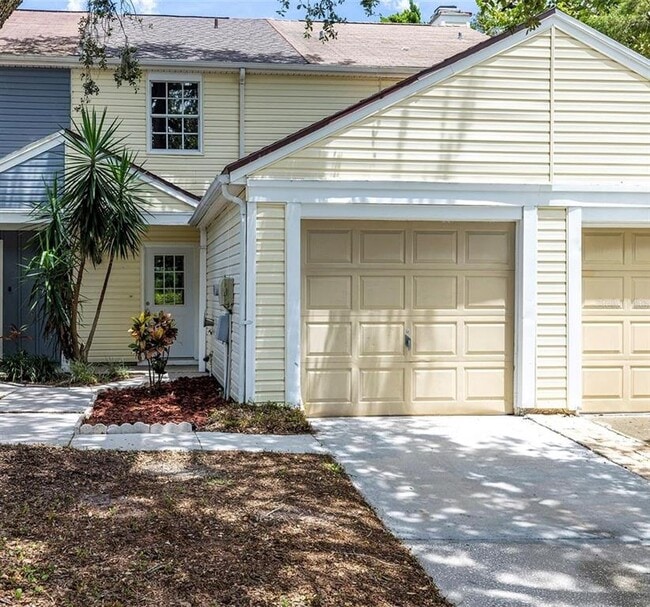 Primary Photo - 6211 Oak Cluster Cir