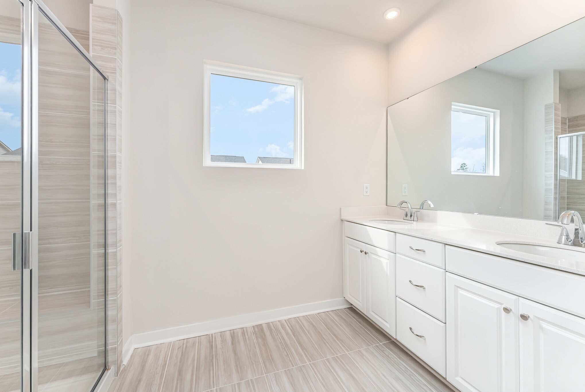 Building Photo - 9529 Munsing Dr