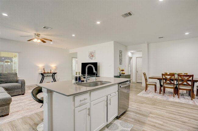 Building Photo - 7926 Murciana Dr