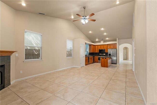 Building Photo - 1033 Raven Ln