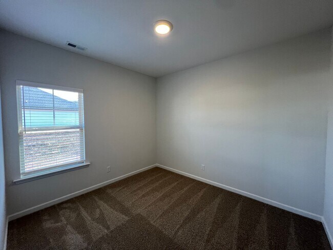 Building Photo - Gorgeous NEW CONSTRUCTION 3 BR 2 Bath Home - Right off Hwy 231 S.