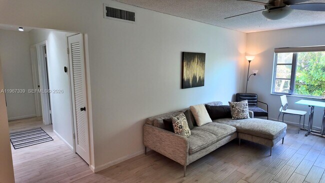 Building Photo - 5840 NE 22nd Way