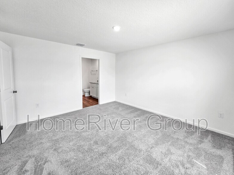 Building Photo - 12965 SE 53rd Ave