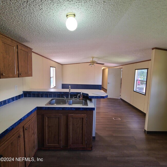 Building Photo - 200 Amberjack St