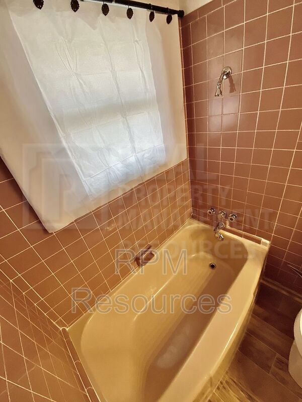 Building Photo - 3024 SW 66th St