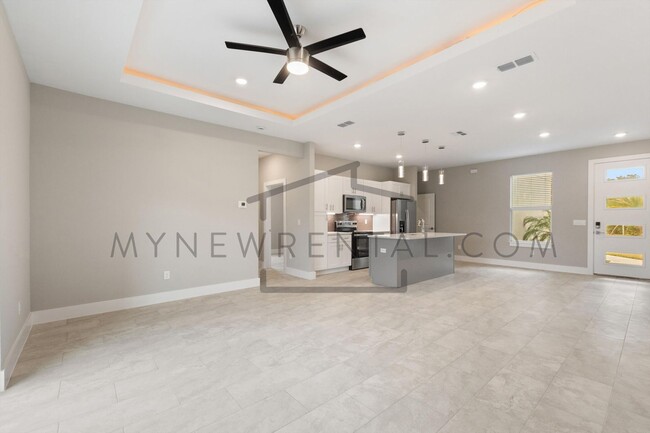Building Photo - Deposit-Free! Get $1,000 OFF your first mo...