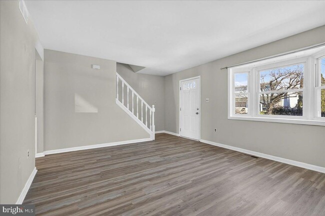 Building Photo - 1158 Grove St