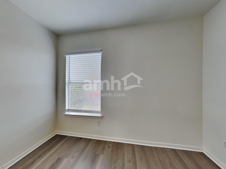 Building Photo - 21706 Oriole Trl