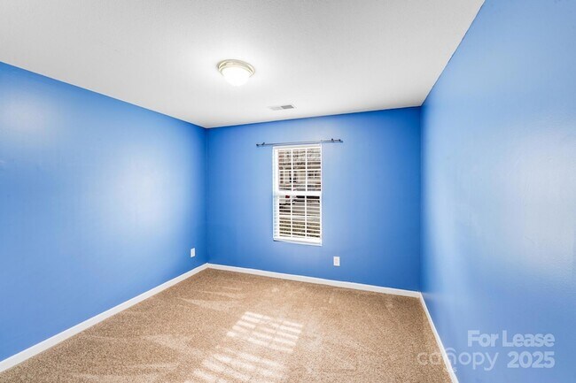 Building Photo - 6320 Alder Ct