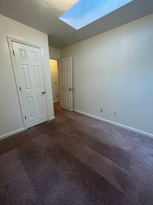 Building Photo - Rutherford 3 Bedroom 3 Bath with Den Town ...