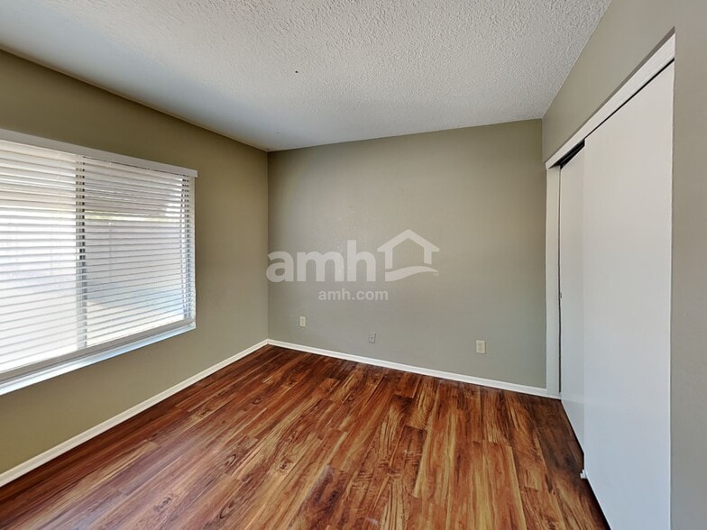 Building Photo - 8655 N 107th Dr