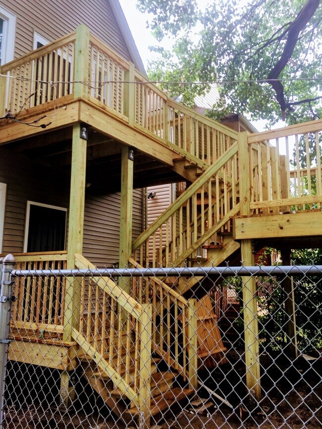 Primary Photo - 1034 W 61st St