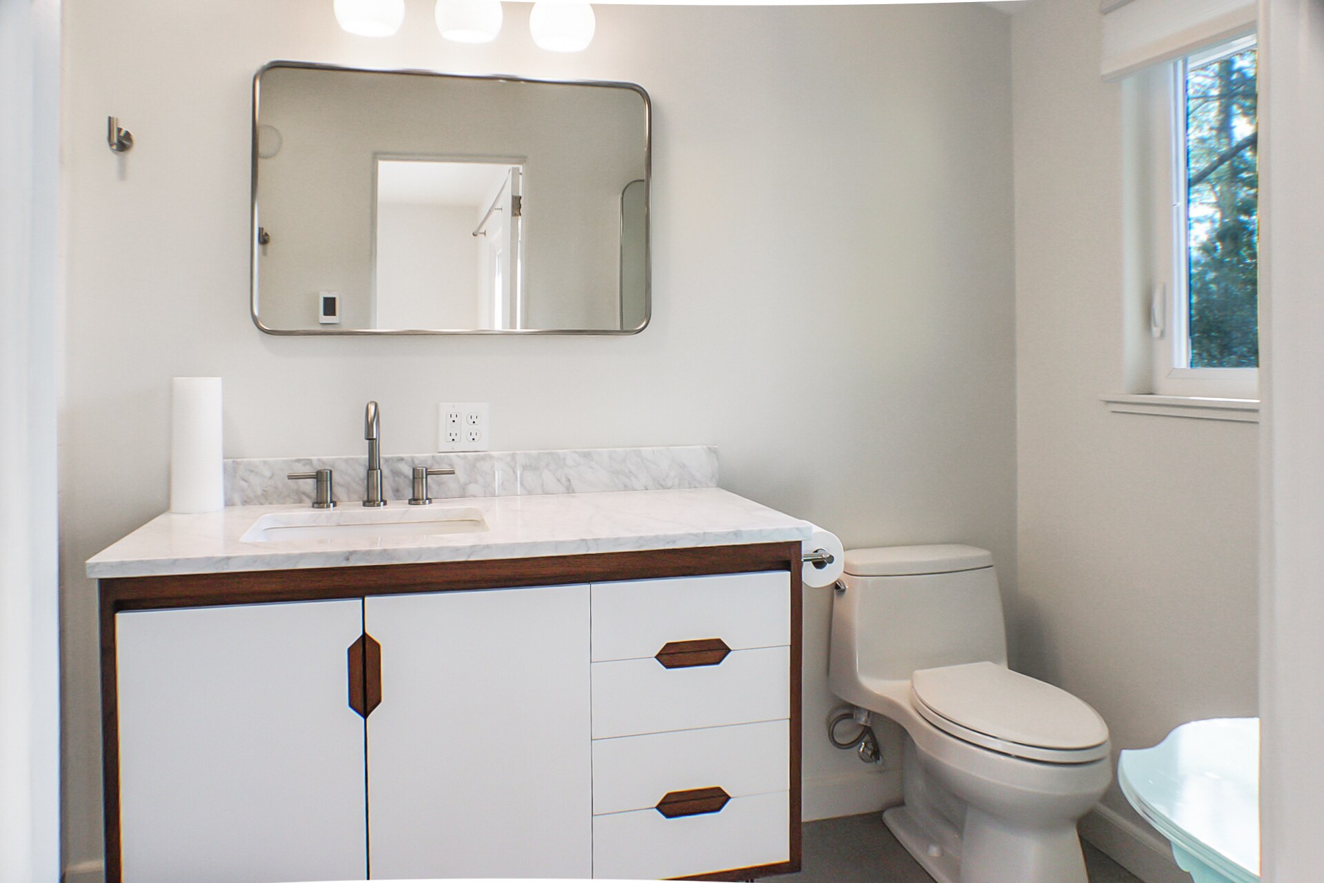 Building Photo - 21 Woodbury Rd