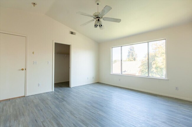 Building Photo - 2483 S Summerfield Ln