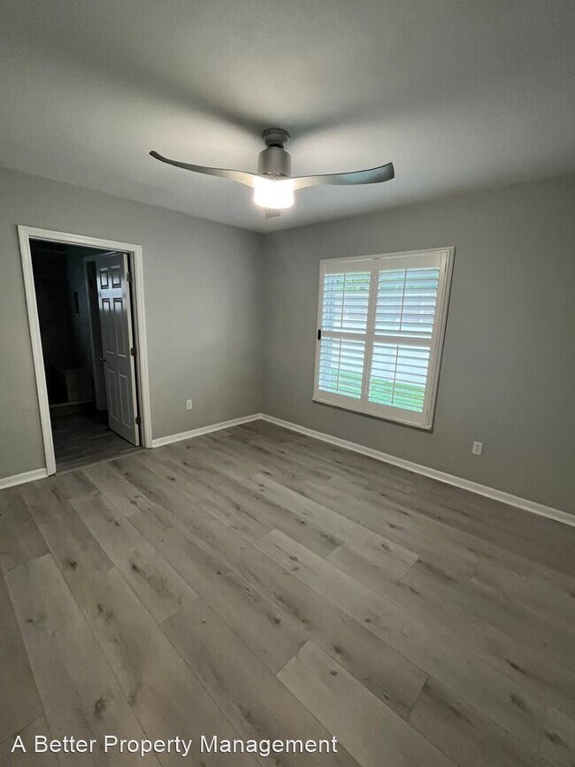 Building Photo - 3 br, 3 bath House - 717 Pinewood Dr