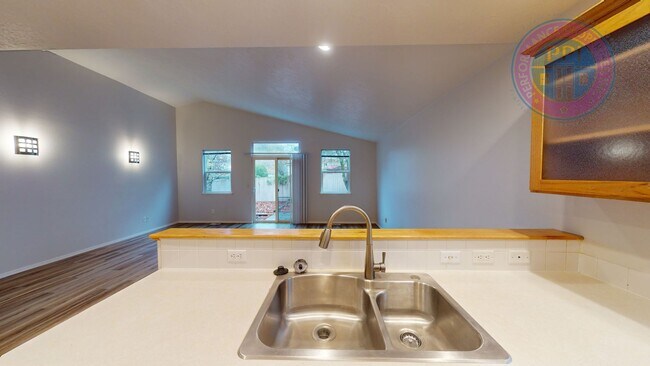 Building Photo - Sought After Single Level Family Home in S...