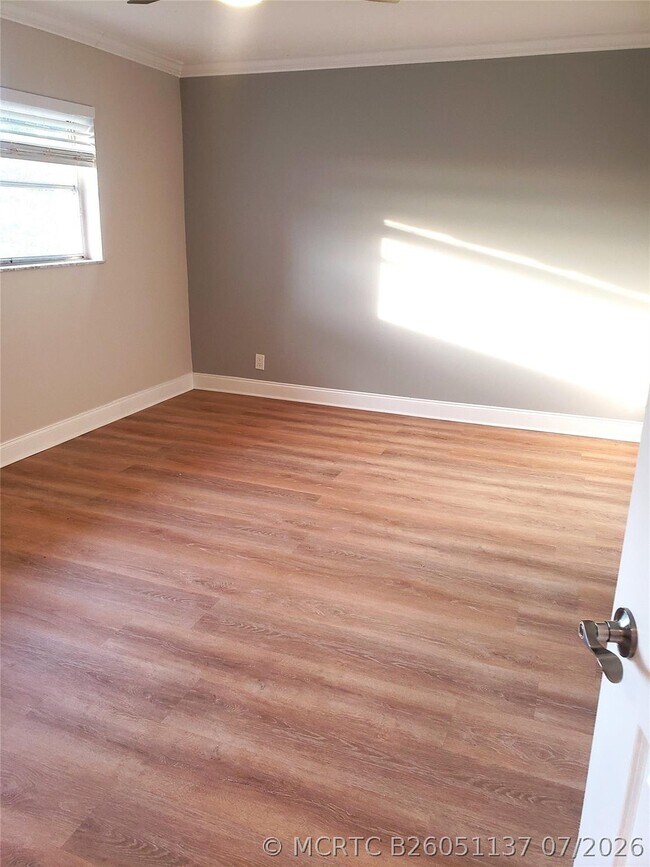 Building Photo - 7897 Golf Cir Dr